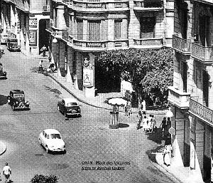 RA g- 026- Place des Victoires